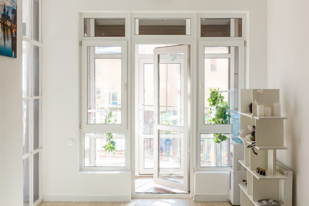 pintu kaca aluminium