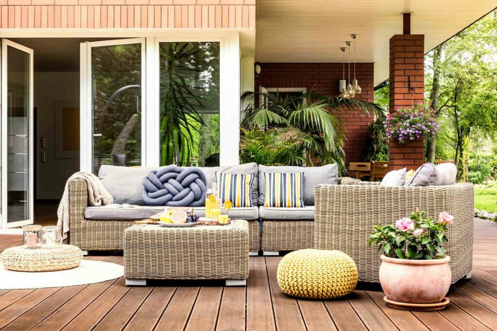 Furnitur Outdoor untuk Teras Rumah Minimalis