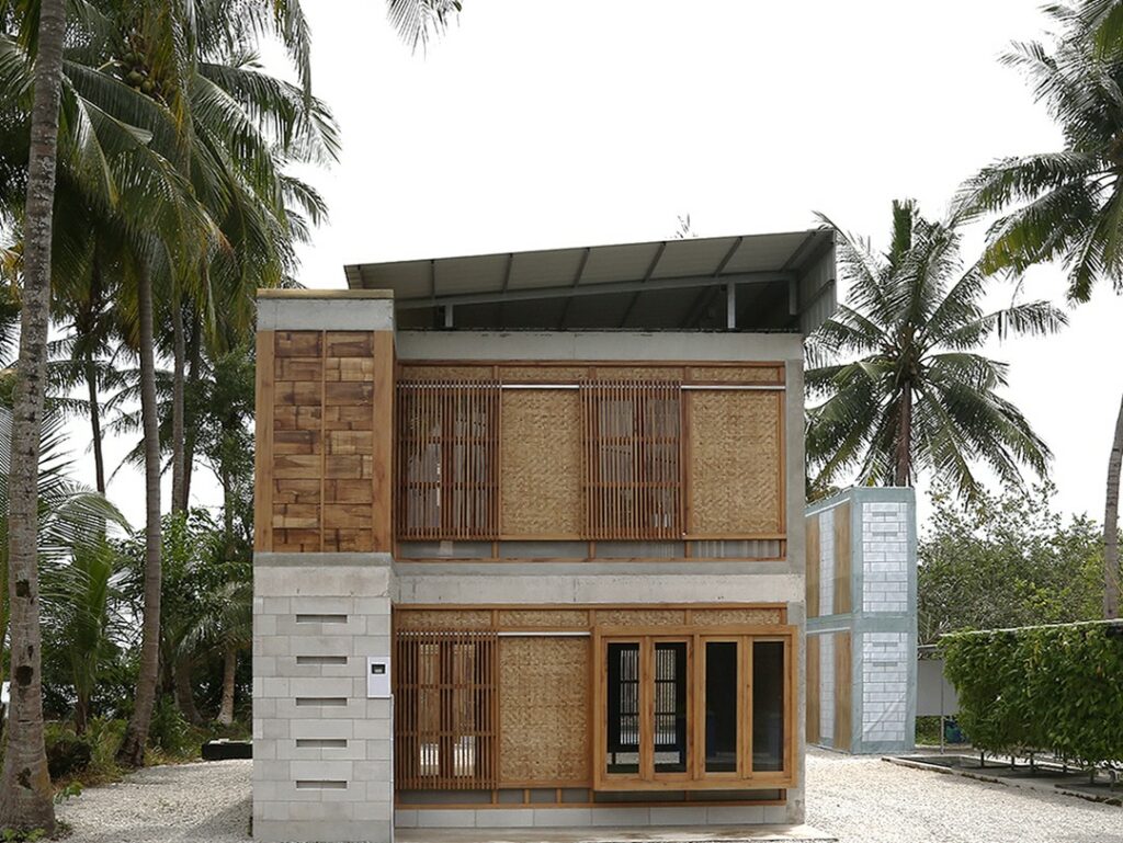 rumah tumbuh 2 lantai